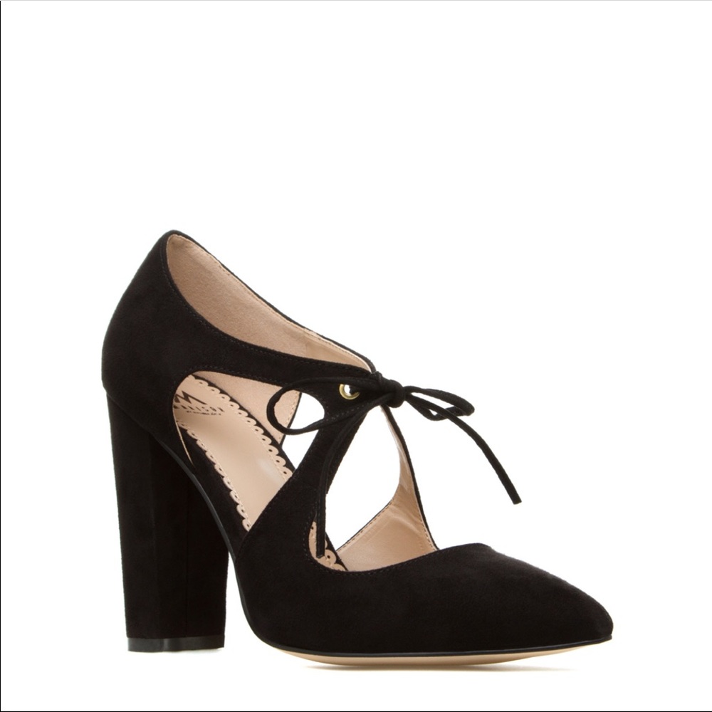 Black Pumps- Vintage Style